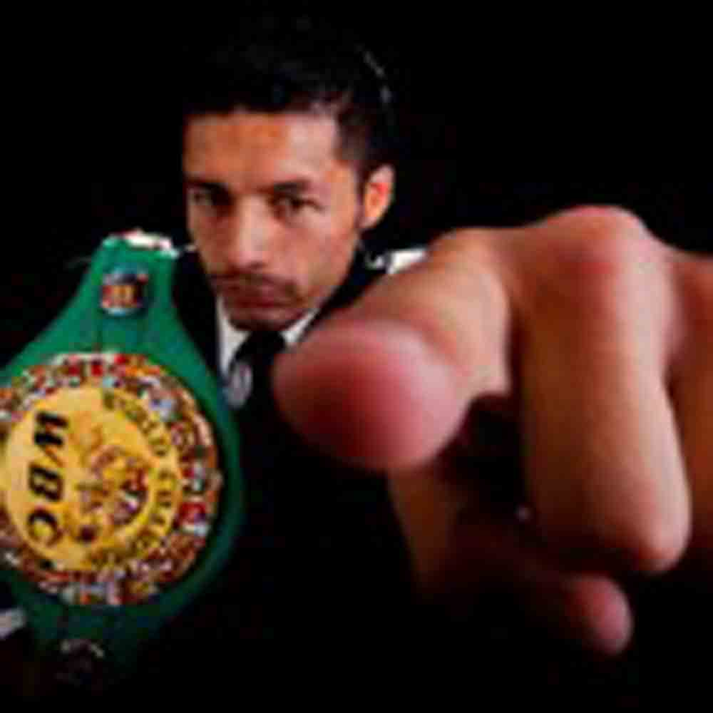 LANZA RETO JHONNY GONZÁLEZ A ABNER MARES