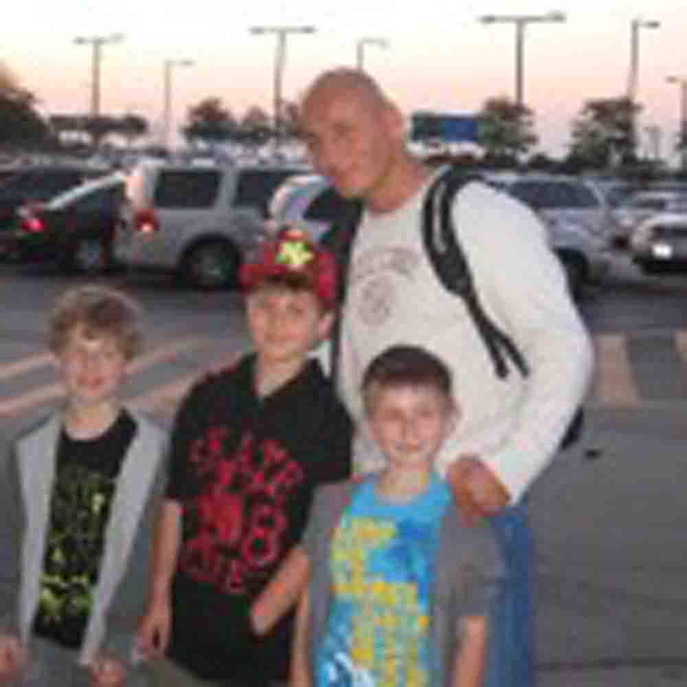 ARTUR ‘THE PIN’ SZPILKA ARRIVES IN CHICAGO
