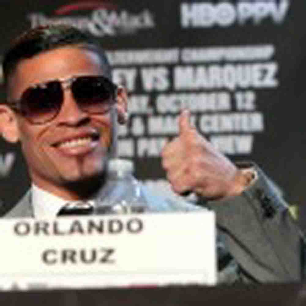 Orlando “El Fenómeno” Cruz vs Rómulo Koasicha on “Boxeo Telemundo Ford,” Friday