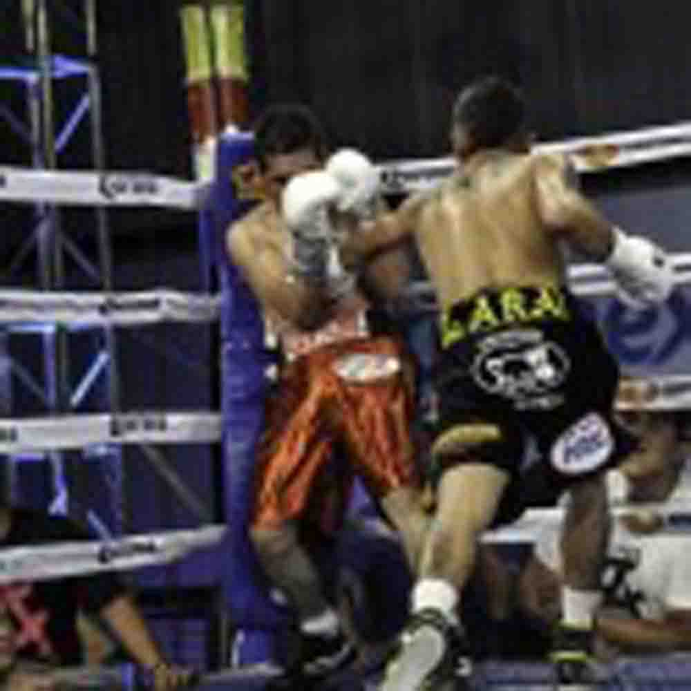 México / El ‘Pilón’ Lara sigue invicto