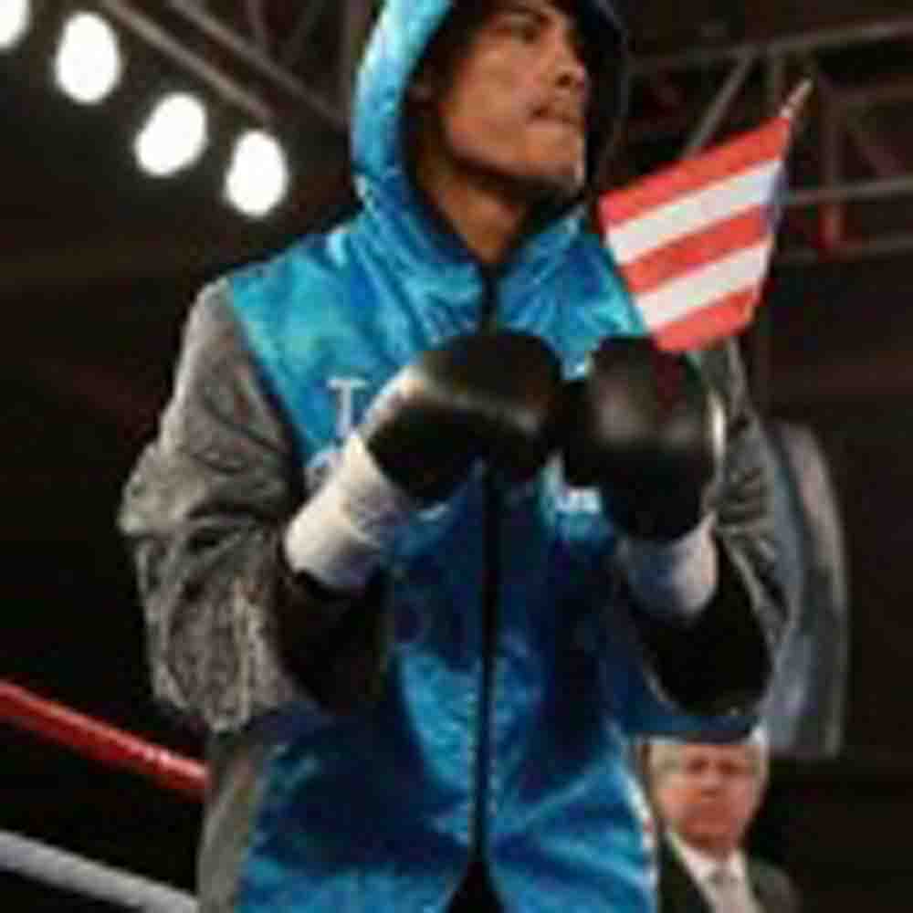 Boricua Roberto Acevedo al ring junto a Daniel Santos