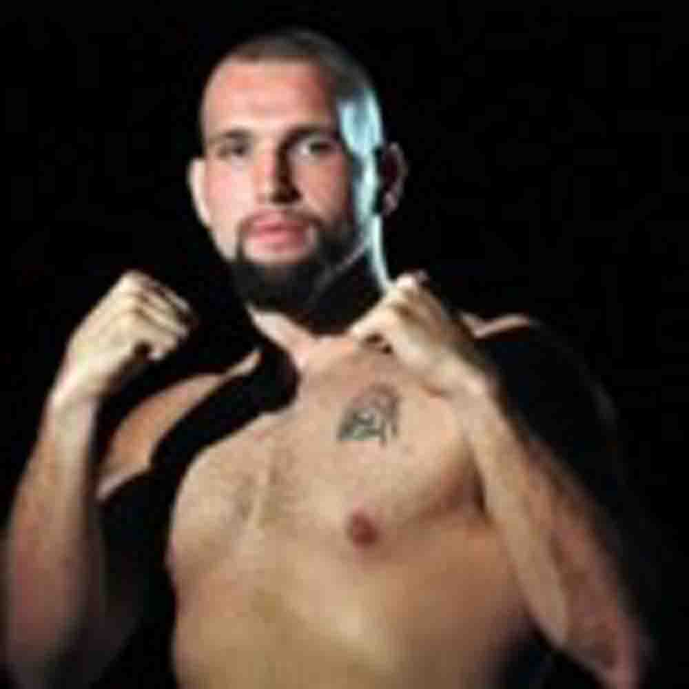 Travis Kauffman has eye on the prize but focused on Quezada for november 30th