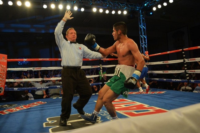 verdejo vs villanueva pelea21-reynaldo sanchez