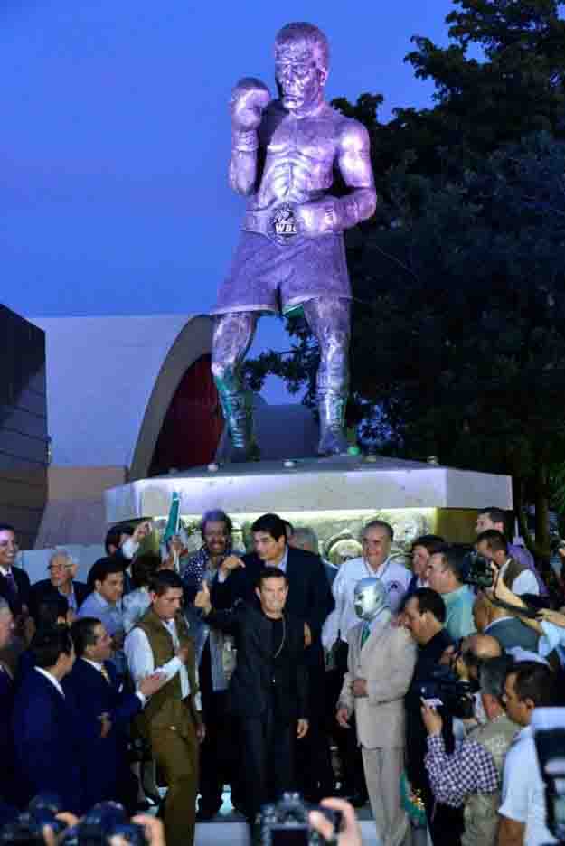 julio cesar chavez estatua-alma montiel