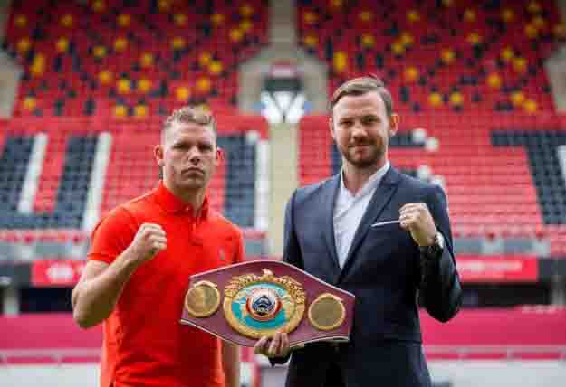 14.07.2015           REPRO FREE On Saturday the 19th of September, reigning WBO Middleweight Champion and Limerick native, Andy Lee, will defend his World title against undefeated Billy Joe Saunders. This unique outdoor global boxing event will take place at Thomond Park the home of Munster Rugby, live and exclusive on Box Nation in the UK and Ireland. Booth Boxing and Queensberry Promotions are delighted to welcomed members of the media, dignitaries and special guests to Thomond Park for the announcement of this special sporting event.  Undefeated Billy Joe Saunders and reigning WBO Middleweight Champion and Limerick native, Andy Lee, faced off at the announcement of their world title fight at Thomond Park. Picture: Alan Place/Fusionshooters.